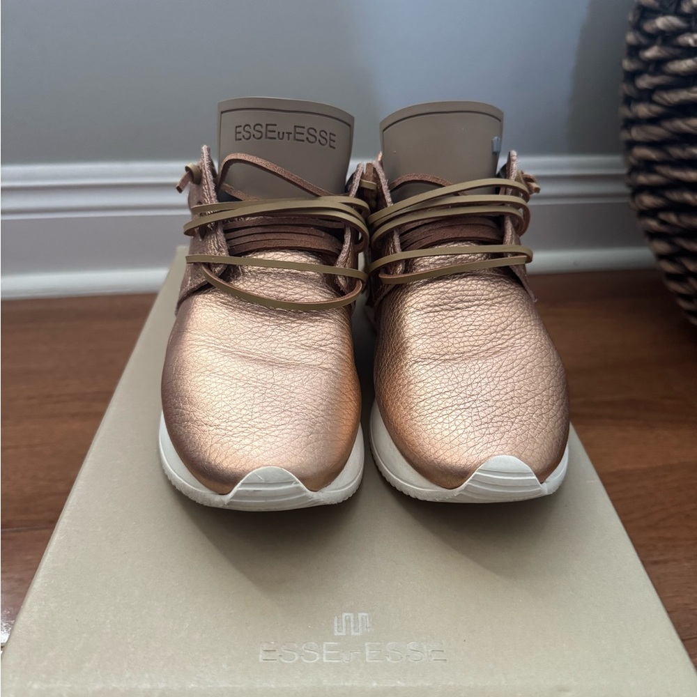 ESSEutESSE Rose Gold Sneakers with Fringe Detail SIZE 6 - Picture 2 of 3